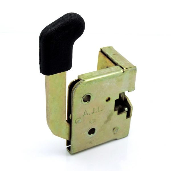 L/H INNER DOOR HANDLE FOR McCORMICK CX MC MTX MTX XTX SERIES TRACTORS.
