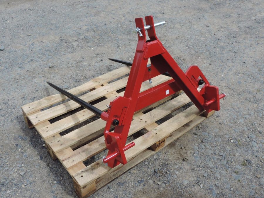 NEW BALE SPIKES 3 POINT LINKAGE OR A FRAME MOUNTED.