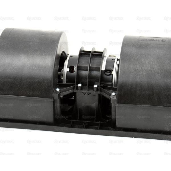 BLOWER MOTOR ASSEMBLY FOR CASE IH MXU MAXXUM PUMA SERIES TRACTORS.