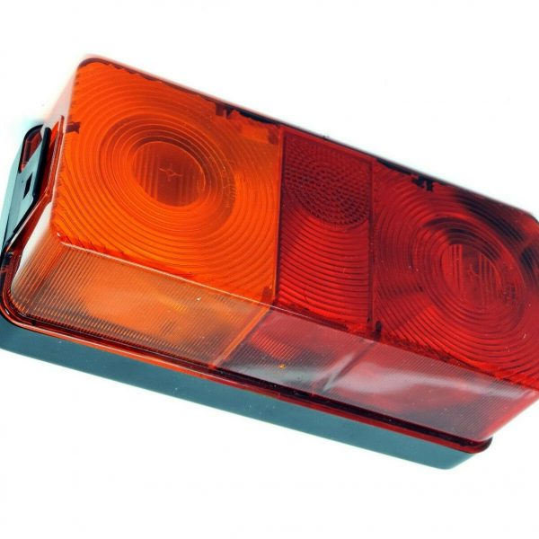 REAR LIGHT ASSEMBLY HELLA (L/H) FOR JOHN DEERE 1040 1140 1640 1840 2040 2140 3040 3140 3640 TRACTORS. (OPU).