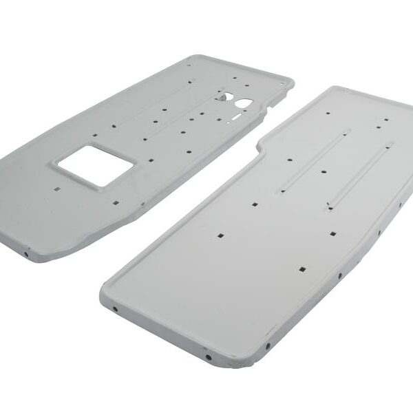 FOOTPLATE SET FOR FORD 4000 4100 4600 TRACTORS WITH CABS.