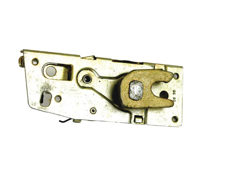 R/H INNER DOOR LOCK FOR MASSEY FERGUSON 3000 3100 3600 SERIES TRACTORS.