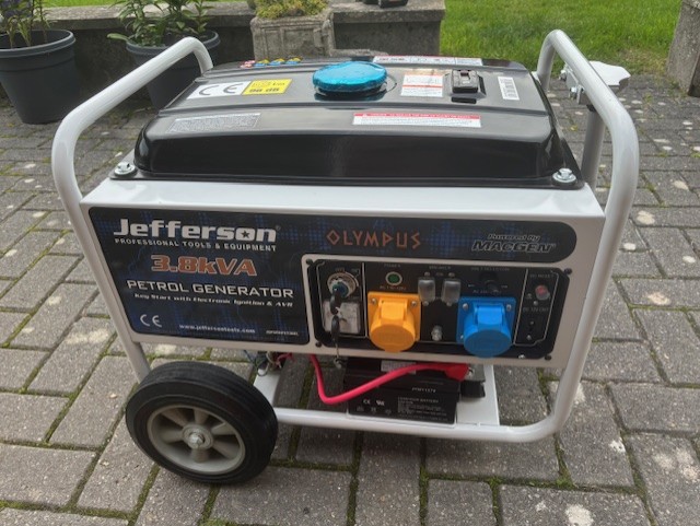 JEFFERSON 3.8KVA PETROL GENERATOR 3.0Kw WITH ELECTRIC START.
