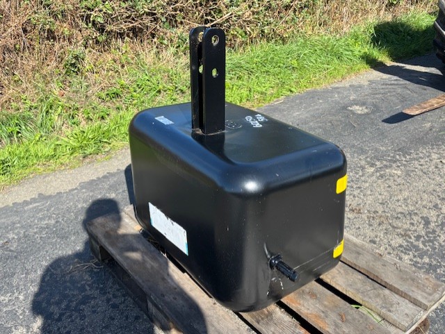 600KG CAT 2 TRACTOR THREE POINT LINKAGE CONCRETE FRONT WEIGHT. - Image 3